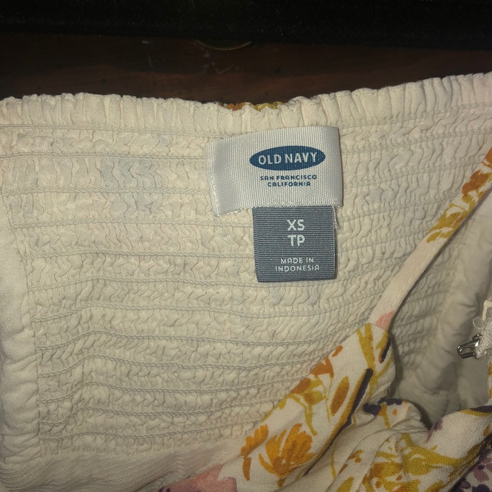 An Old Navy Dress. - Picture 3 of 4